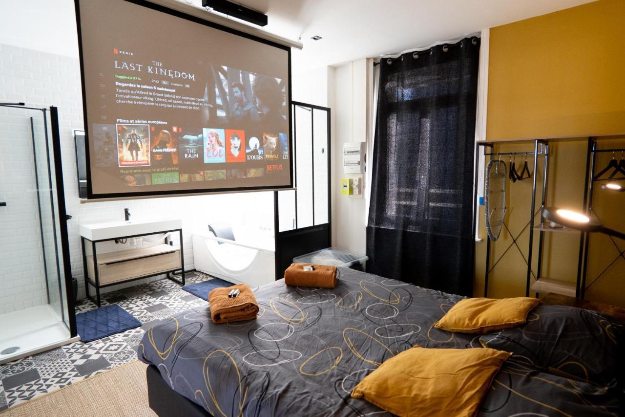 Capsule Premium Balneo & Home Cinema Валансьен Экстерьер фото